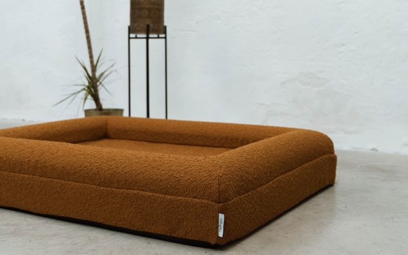 Pethijos Espana - Camas para perros ortopedicas viscoelasticas - foto cama boucle ochre