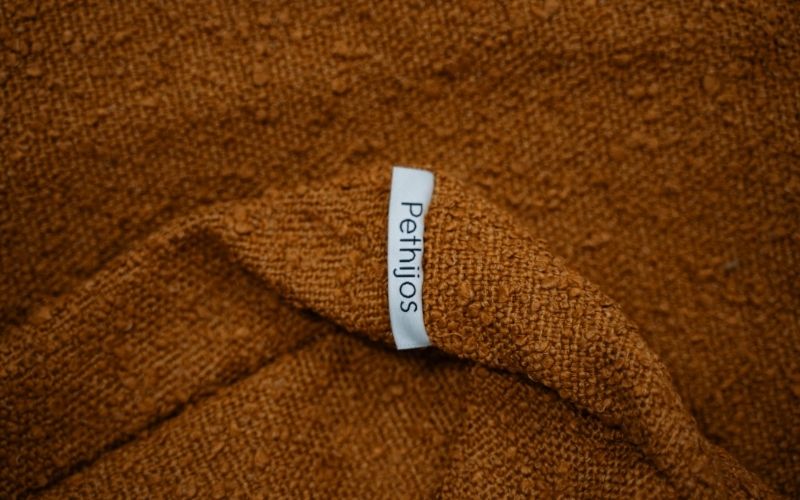 Pethijos Espana - Camas para perros ortopedicas viscoelasticas - foto cama boucle ochre