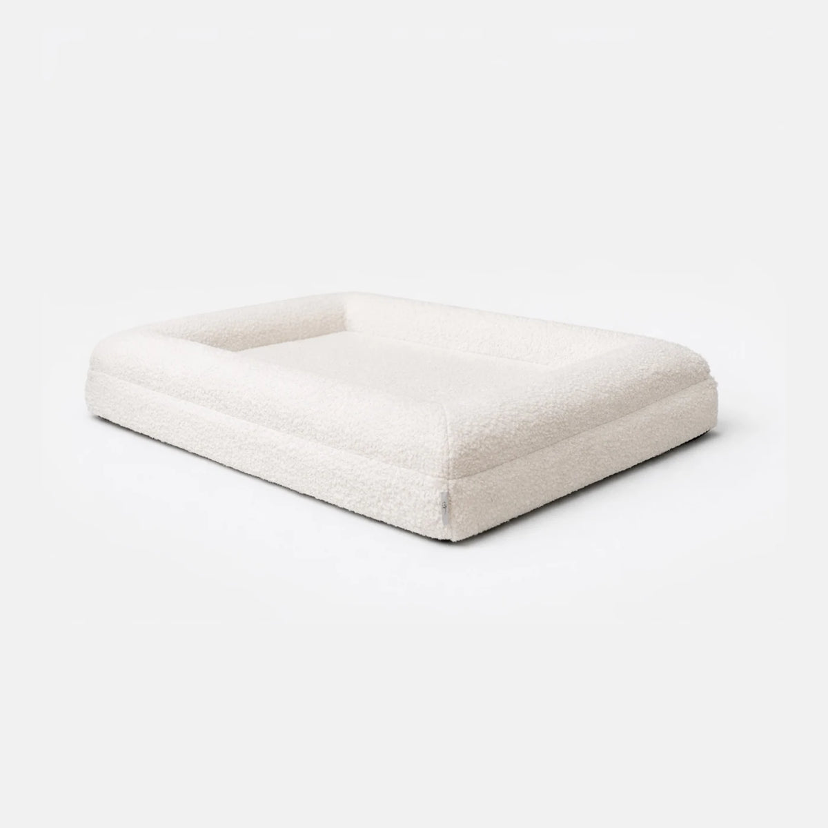 Vista de la cama ortopédica Bouclé Blanca Pethijos